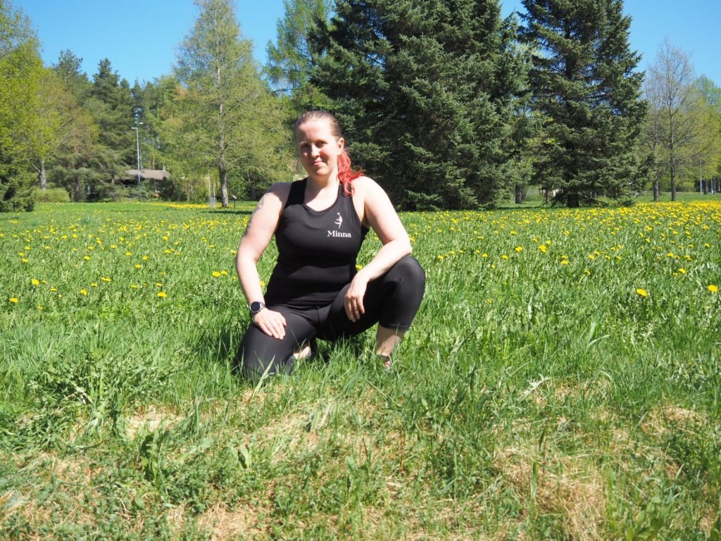 Kuvassa on Minna Väike joka on Rentovire faskiahierontapalveluiden omistaja